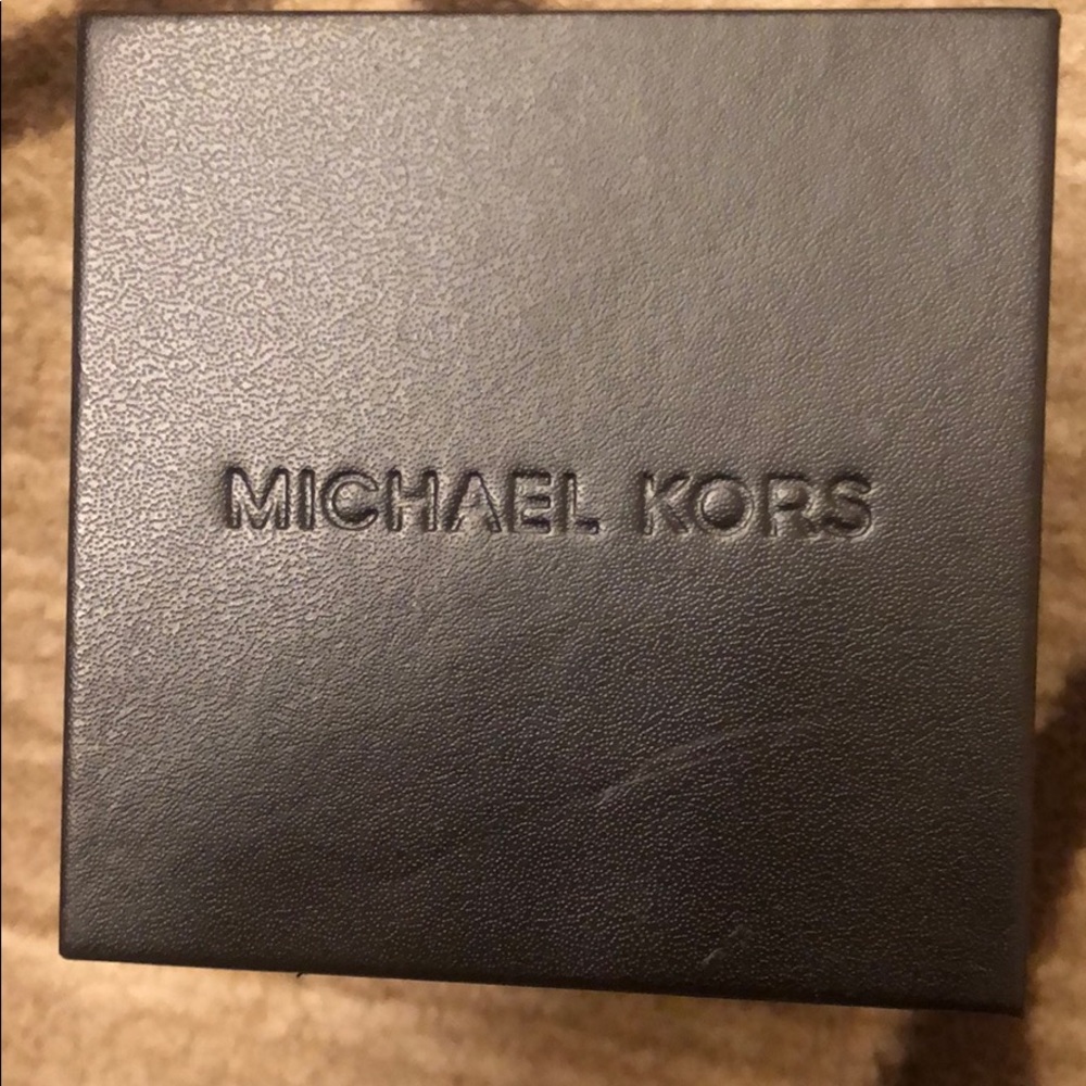 Michael Kors gold watch /blue face - Picture 4 of 8